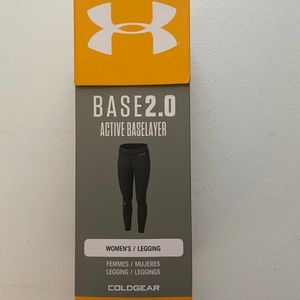 WOMEN'S UNDER ARMOUR BASE 2.0 LEGGING.....SIZE MEDIUM...NEW IN BOX